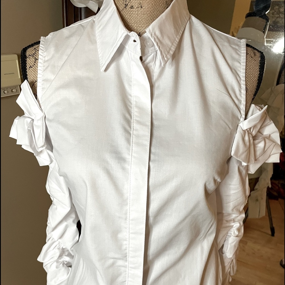 White Alpha & Omega Frilly blouse